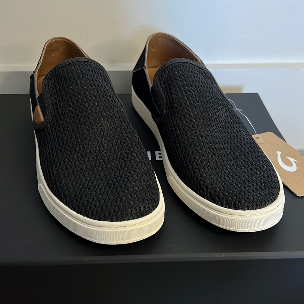 Olukai Pehuea women’s sneakers brand new with tags size 8.5